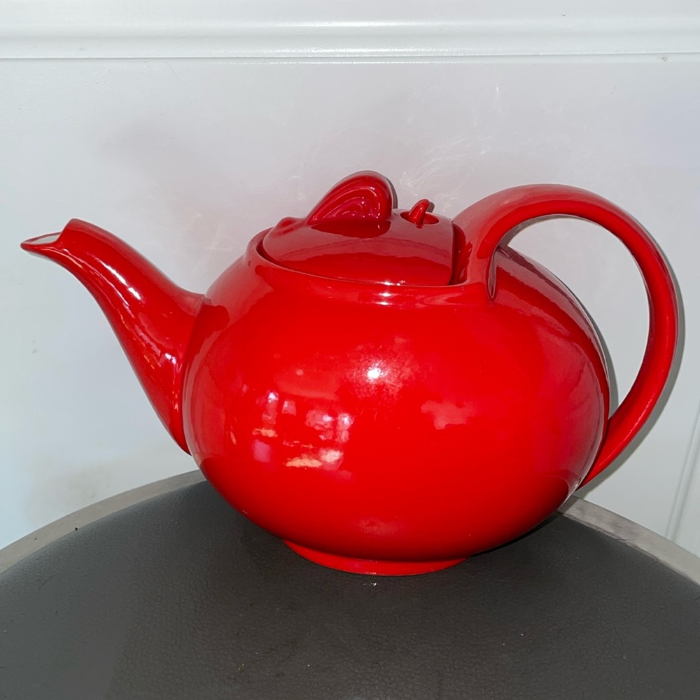 Vintage Hall’s Chinese Red Hook Cover Teapot & Lid